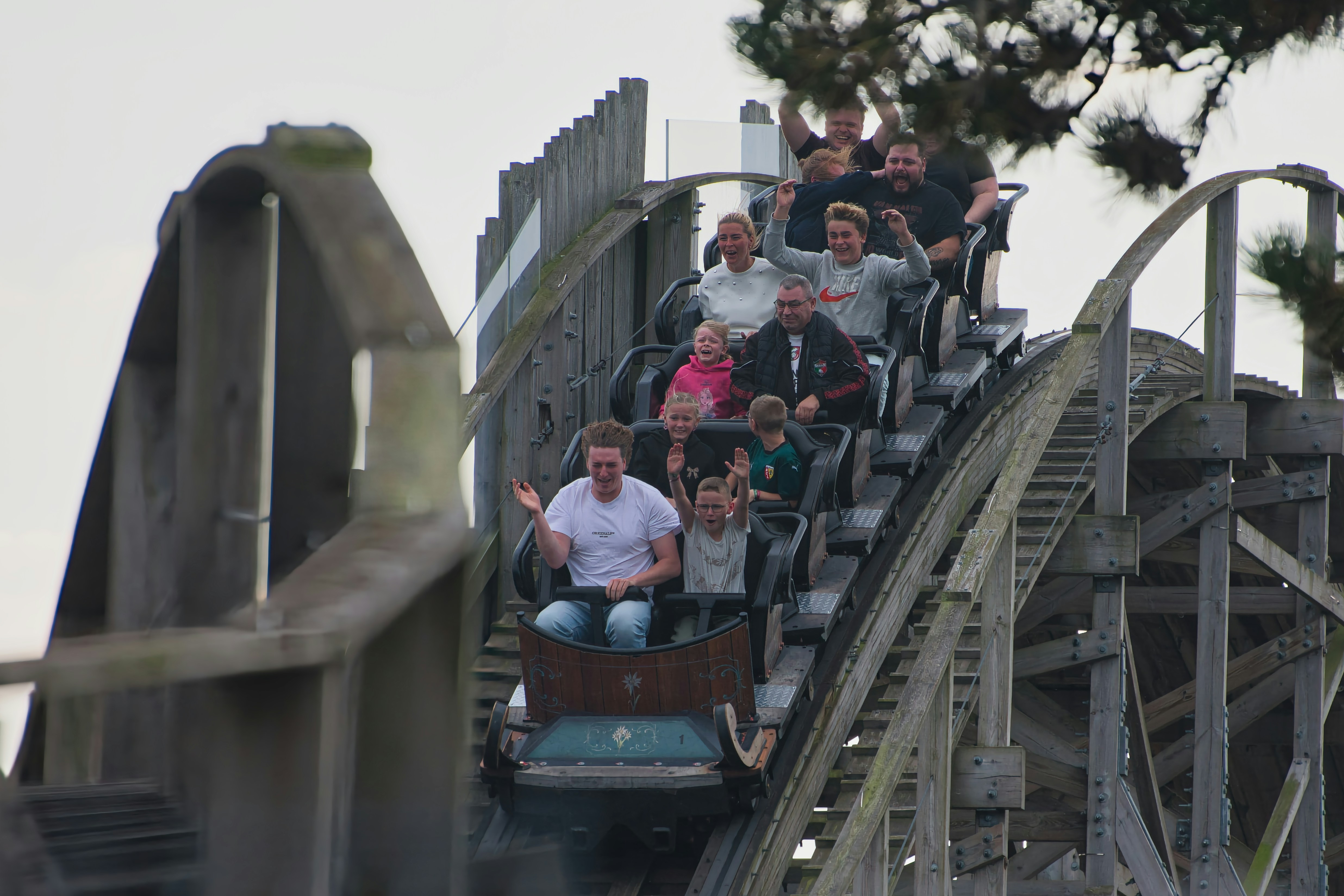 Träberg- och dalbana på Plopsaland Belgium