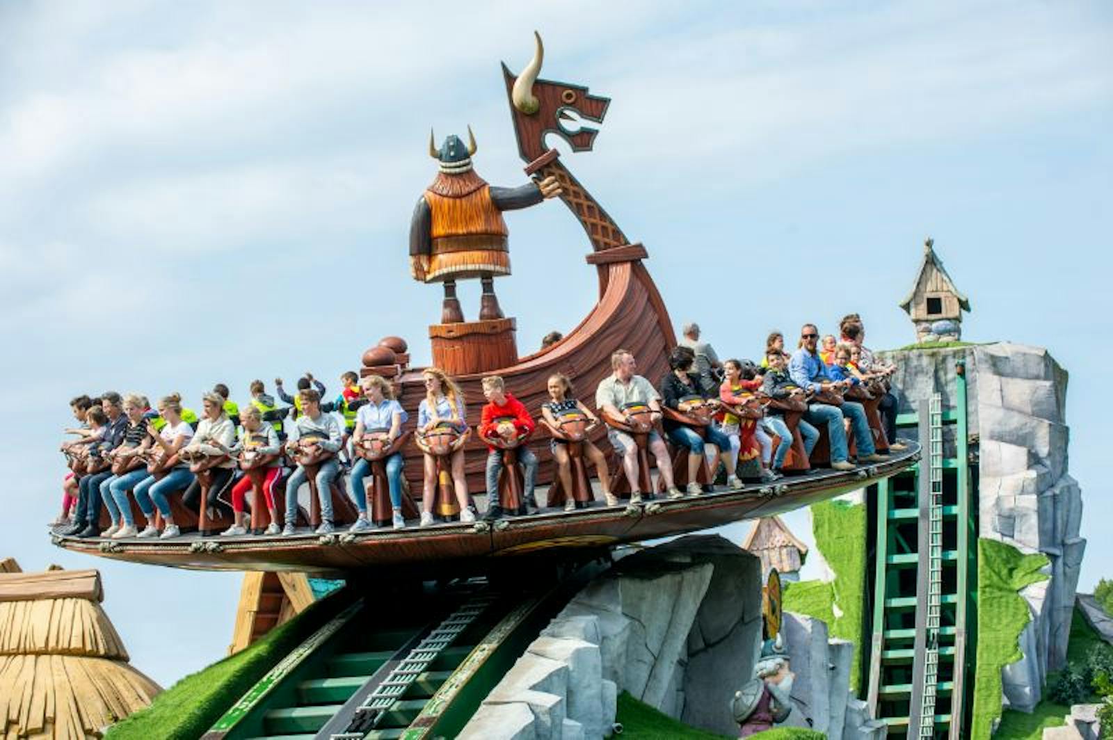 Vikingaattraktion på Plopsaland Belgium sedd från sidan